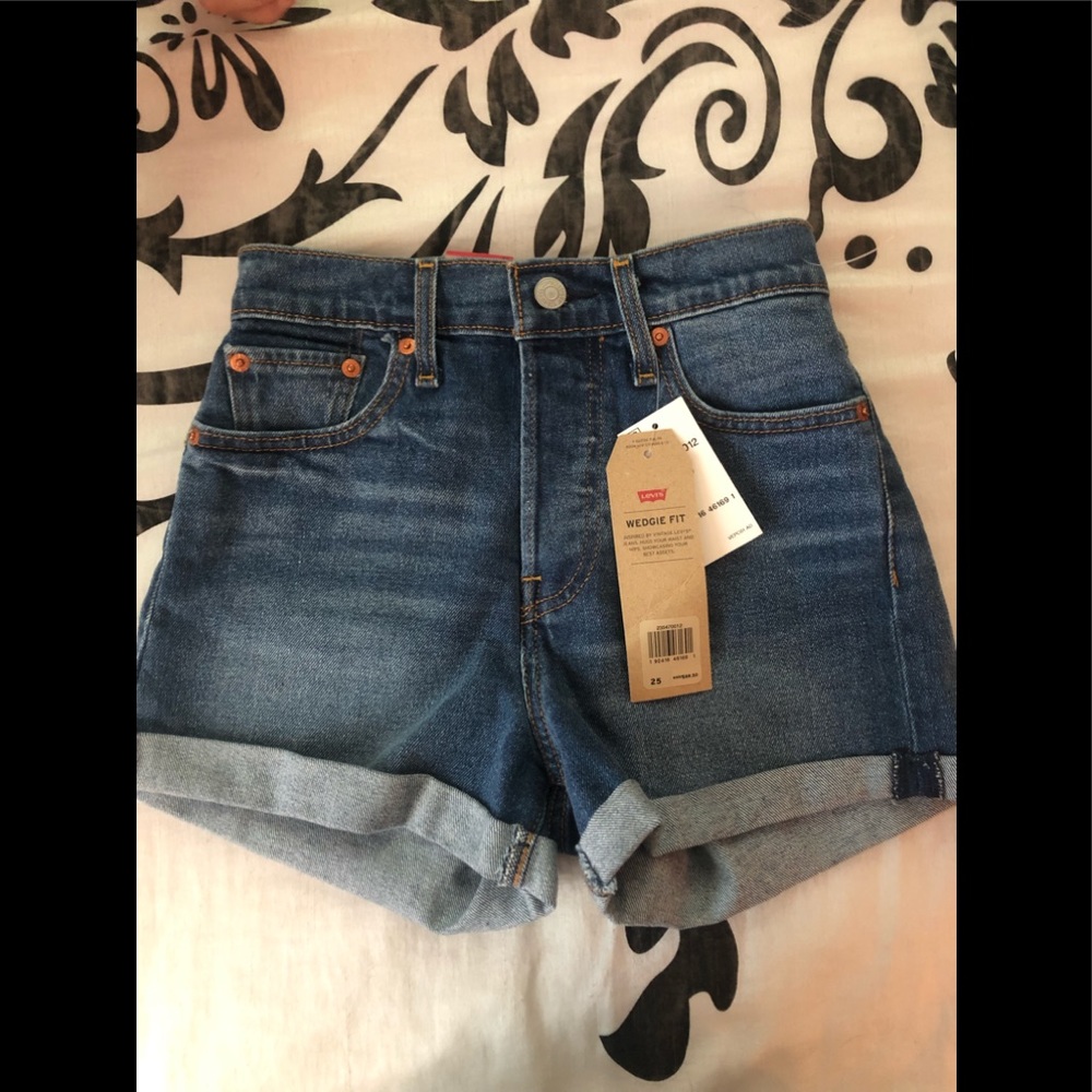 Levi Jean shorts NWT